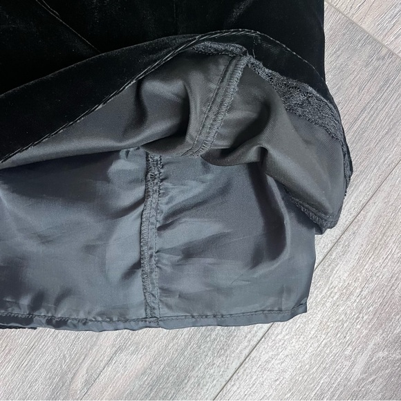 The Limited Black Strapless Velvet Mini Dress Sweetheart Neckline 2 Holiday NYE - Picture 4 of 11